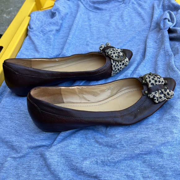 Nine West Flats Brown With Leopard Strap and Buckle - Picture 4 of 6